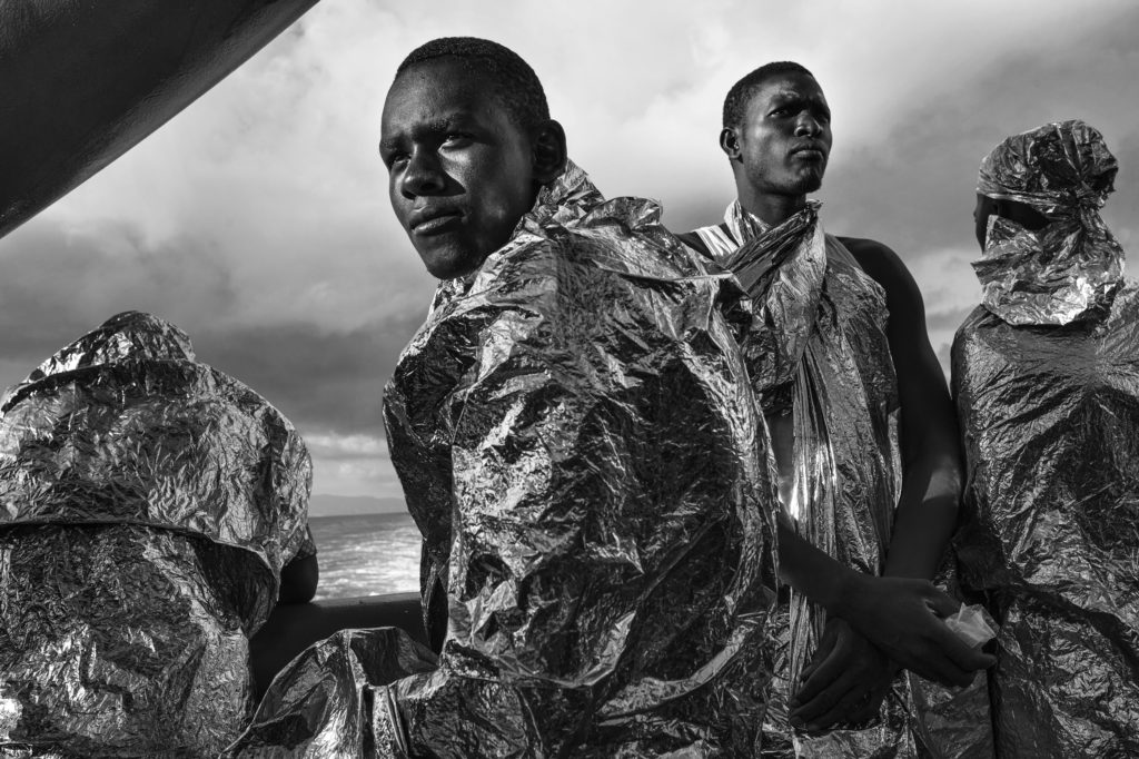 Refugiats arribant a la costa italiana, una de les fotos de la mostra. Autor: Francesco Zizola