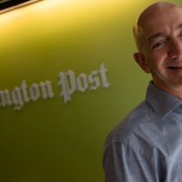 Bezos, fotografiat al Washington Post després de la seva adquisició | Foto: Nikki Kahn/The Washington Post
