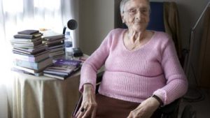 Albina Francitorra, de gran, en la residència on vivia. Foto: Público