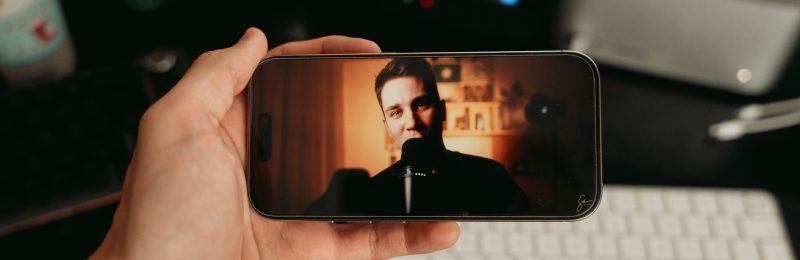 Els microinfluencers, amb uns pocs milers de seguidors, cada cop són més valorats. Foto: Szabo Viktor / Unsplash