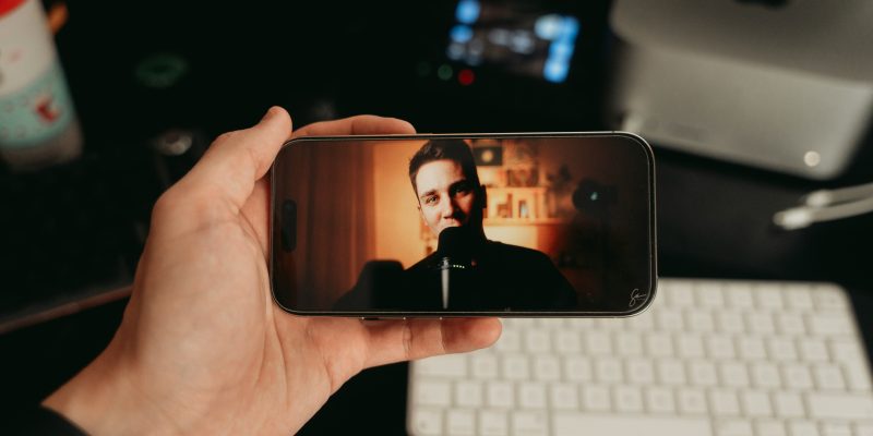 Els microinfluencers, amb uns pocs milers de seguidors, cada cop són més valorats. Foto: Szabo Viktor / Unsplash