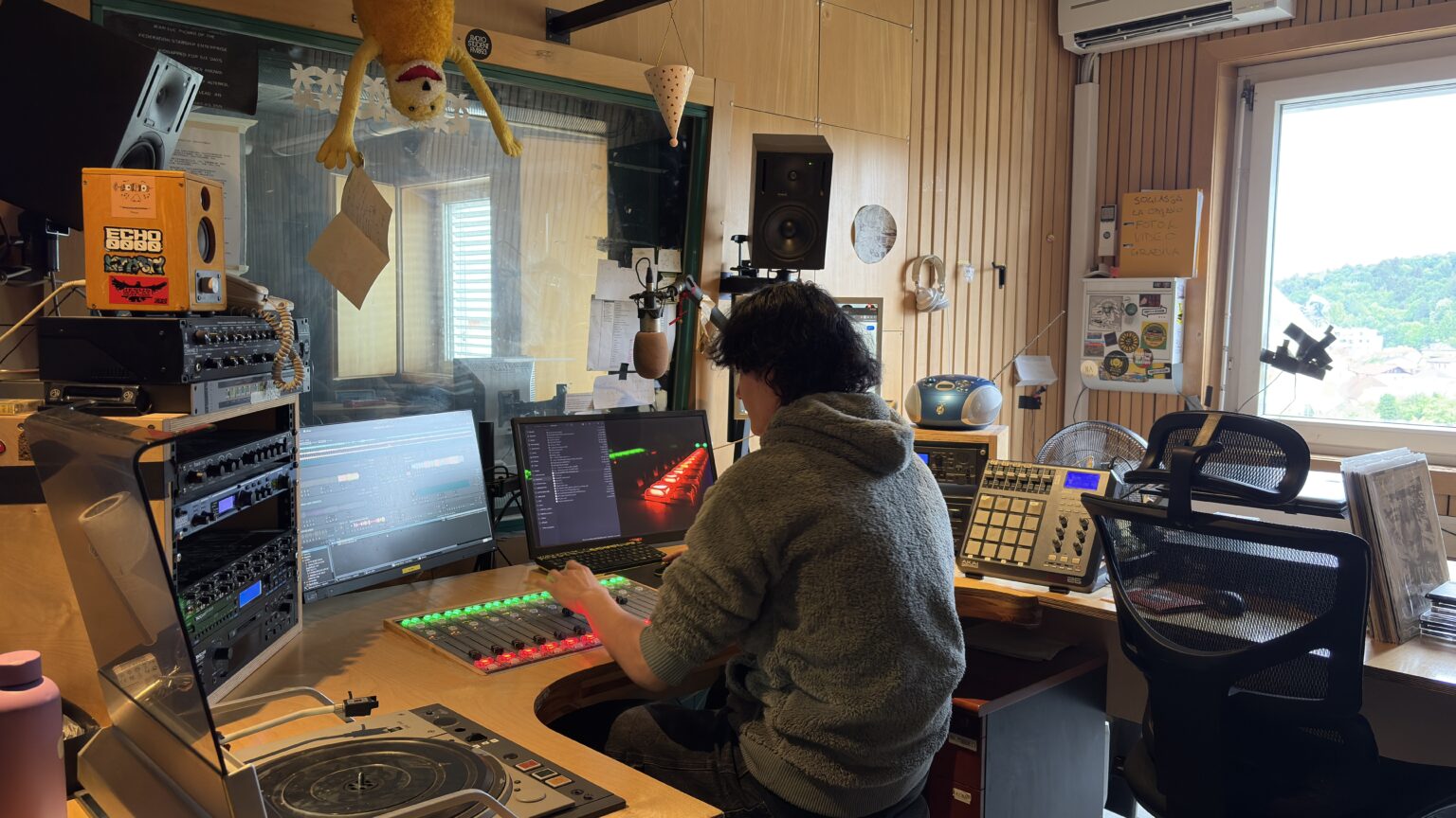 La primera r&agrave;dio estudiantil d&rsquo;Europa, a la corda fluixa