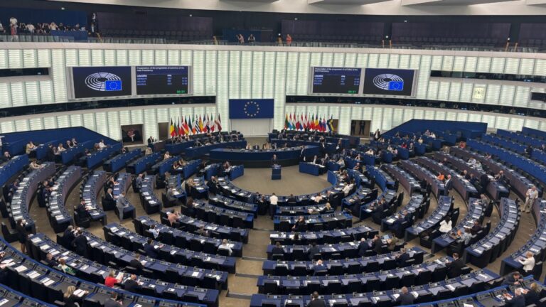 Europa prepara la batalla contra la desinformació